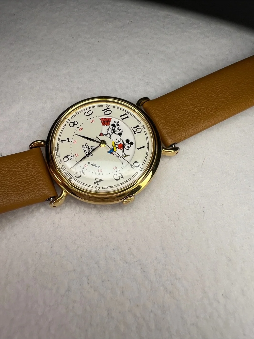 Vintage Lorus Disney Mickey Rotating Through The Years  Quartz Women Wrist Watch